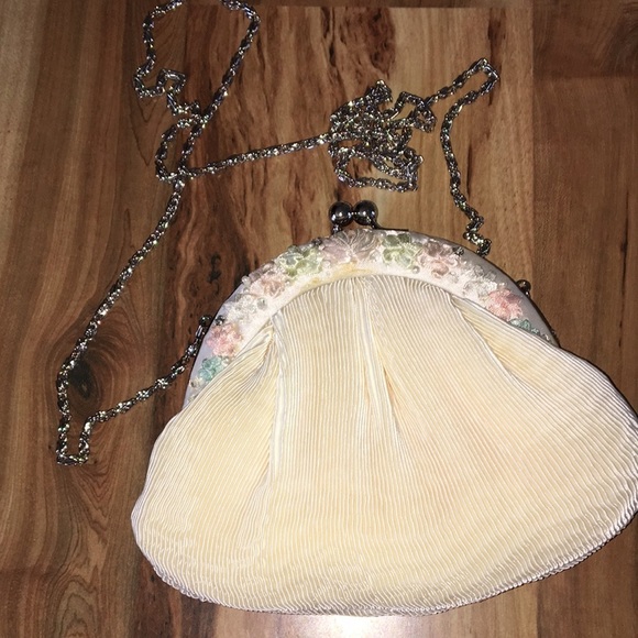 Vintage Valerie Stevens Pleated Satin Mini Bag with Kiss Lock and Floral Edging - Picture 1 of 6